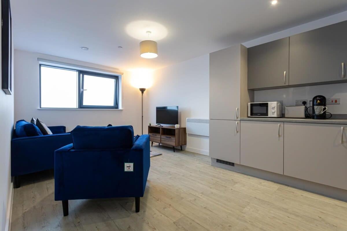 Modern 2 Bed Salford Apartment Stunning Views Manchester Exterior photo