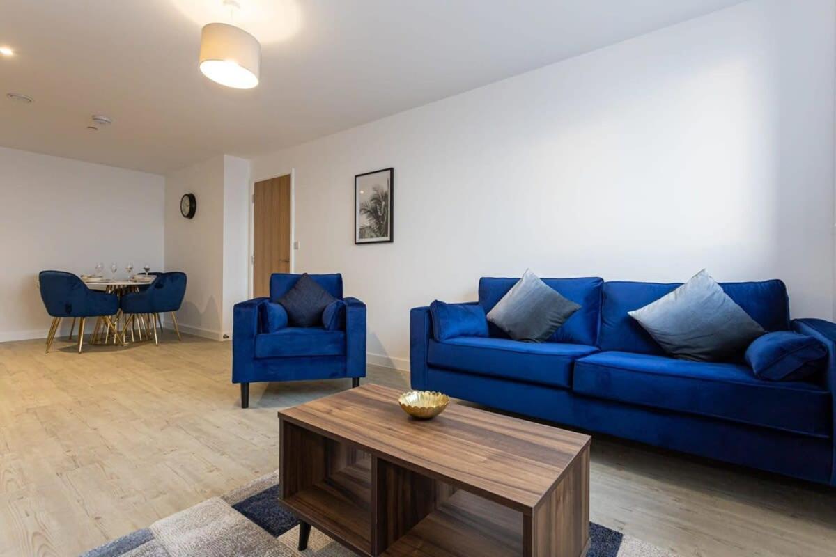 Modern 2 Bed Salford Apartment Stunning Views Manchester Exterior photo